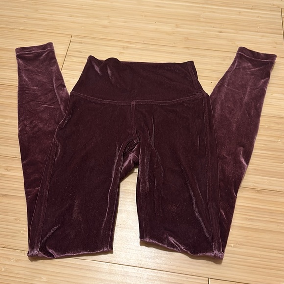NWOT Wunder Lounge High-Rise Tight 28" *Velvet in Garnet **limited edition** - Picture 6 of 8